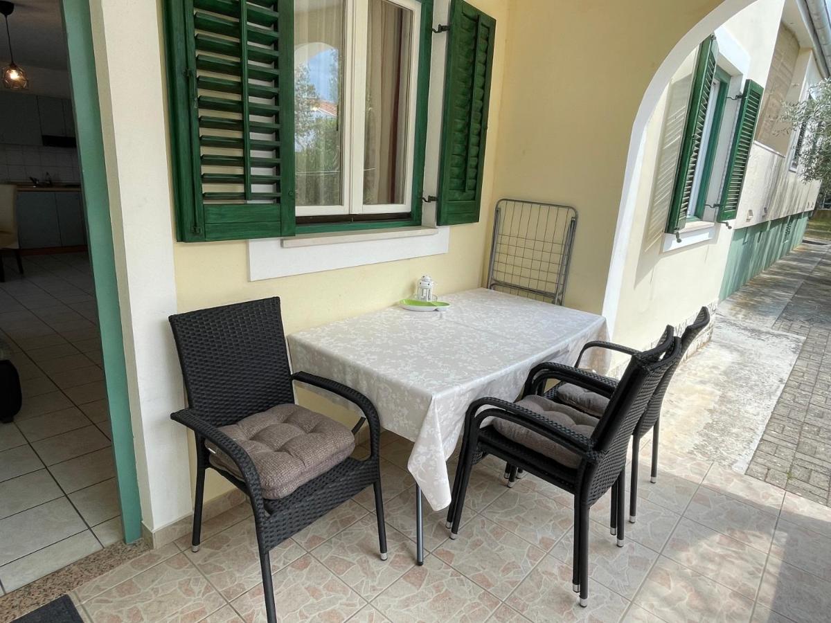 Apartments Antonija Punta Skala Next To Falkensteiner Resort ペトルチャネ エクステリア 写真