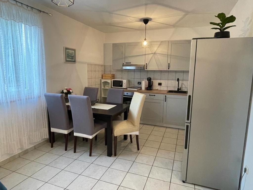 Apartments Antonija Punta Skala Next To Falkensteiner Resort ペトルチャネ エクステリア 写真