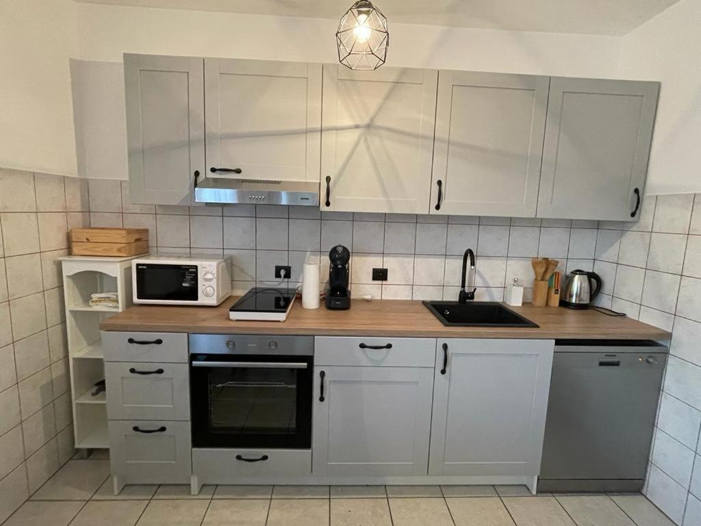 Apartments Antonija Punta Skala Next To Falkensteiner Resort ペトルチャネ エクステリア 写真