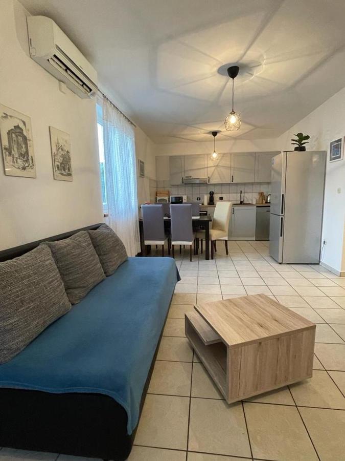 Apartments Antonija Punta Skala Next To Falkensteiner Resort ペトルチャネ エクステリア 写真