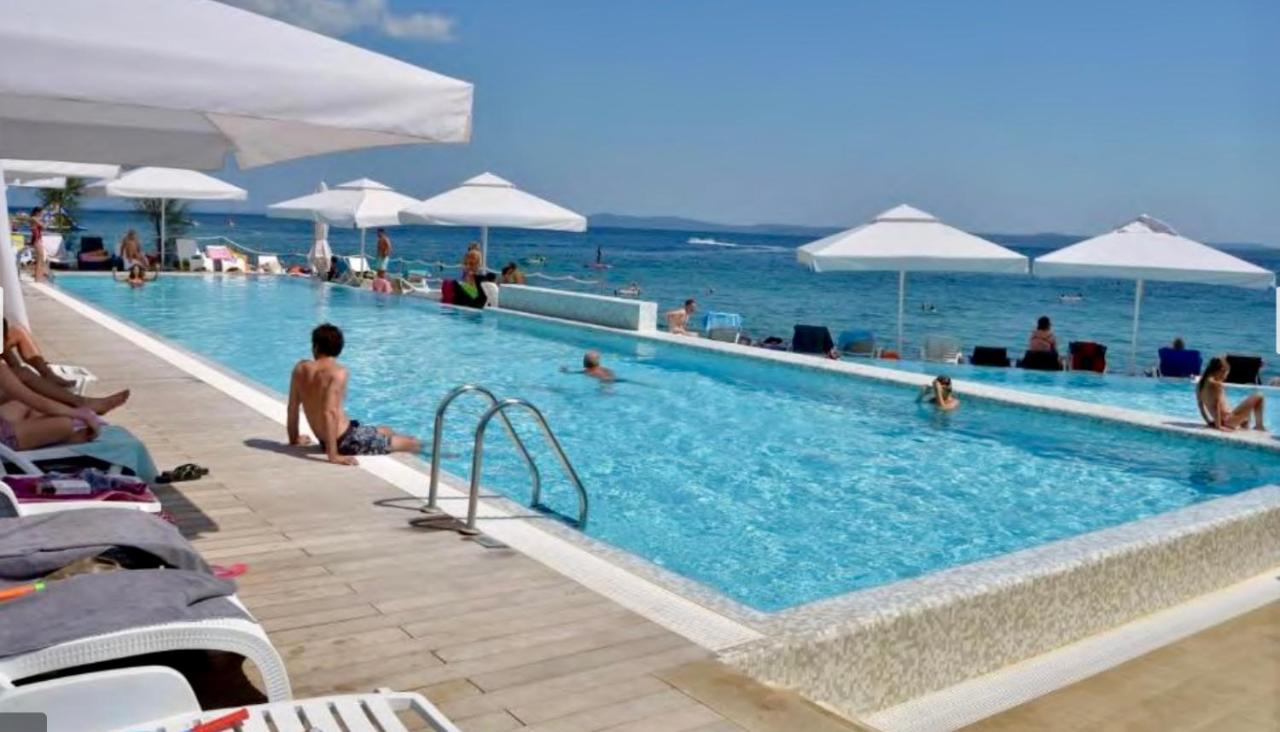 Apartments Antonija Punta Skala Next To Falkensteiner Resort ペトルチャネ エクステリア 写真