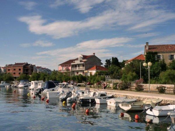 Apartments Antonija Punta Skala Next To Falkensteiner Resort ペトルチャネ エクステリア 写真