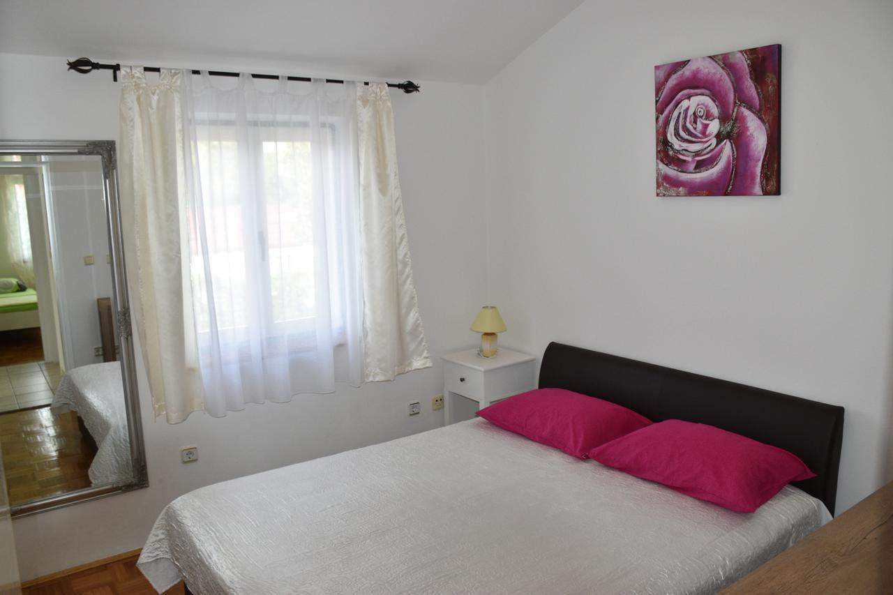 Apartments Antonija Punta Skala Next To Falkensteiner Resort ペトルチャネ エクステリア 写真