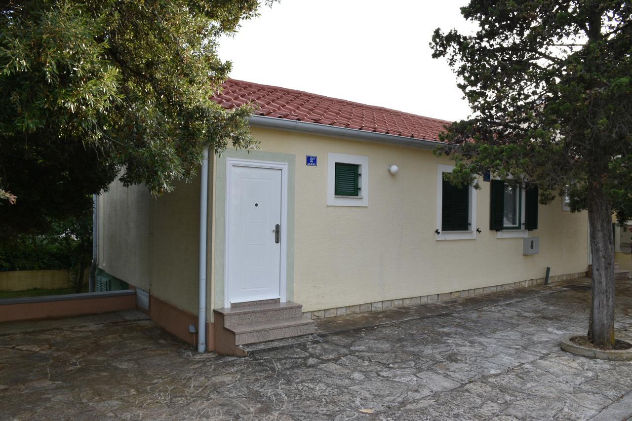 Apartments Antonija Punta Skala Next To Falkensteiner Resort ペトルチャネ エクステリア 写真